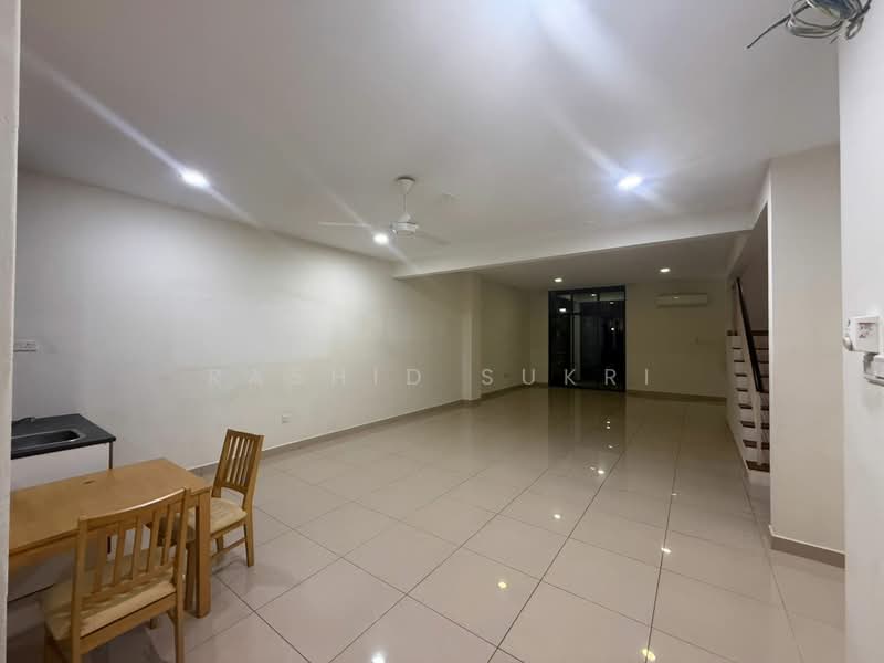 3-storey Terraced House for Rent in Ampang (Selangor) - Rashid Sukri - Living Room - PropertyGuru.com.my