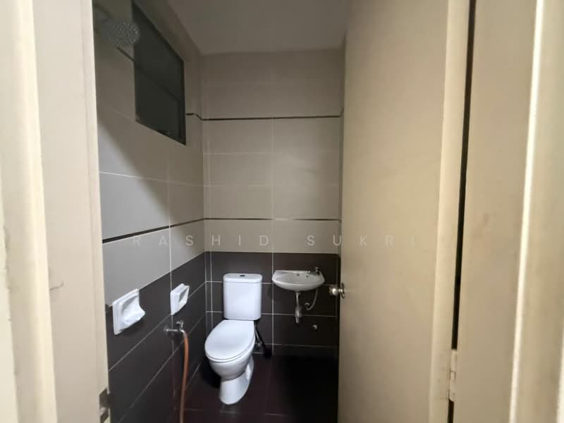 3-storey Terraced House for Rent in Ampang (Selangor) - Rashid Sukri - Bathroom - PropertyGuru.com.my