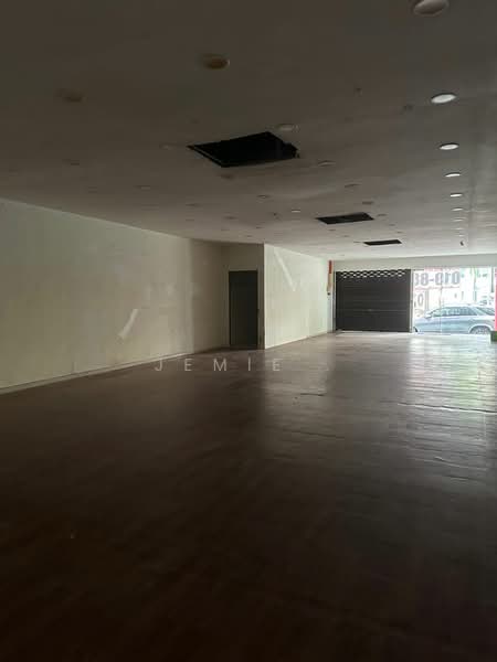Shop for Rent in Taman Molek (Johor Bahru) - Jemie . - Interior - PropertyGuru.com.my