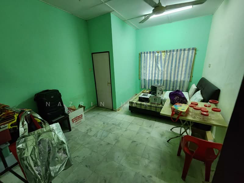 Rumah Teres untuk Dijual di Taman Maznah (Klang) - Nazrin Hakimin - Bedroom - PropertyGuru.com.my