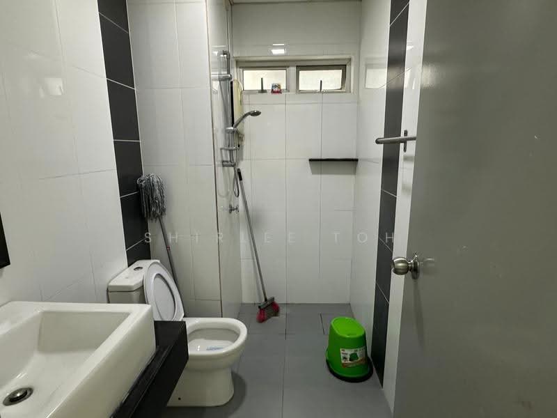 Kondominium untuk Dijual di The Wharf Residence - Shirlee Toh - Bathroom - PropertyGuru.com.my