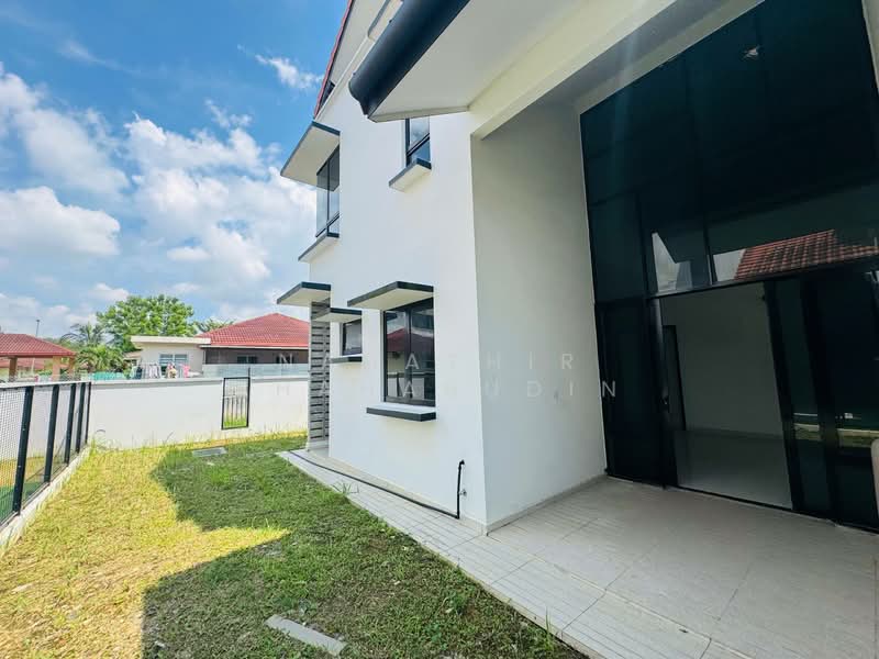 Semi-Detached House for Sale in Bukit Bandaraya (Shah Alam) - Nahathir Shahabudin - Exterior - PropertyGuru.com.my