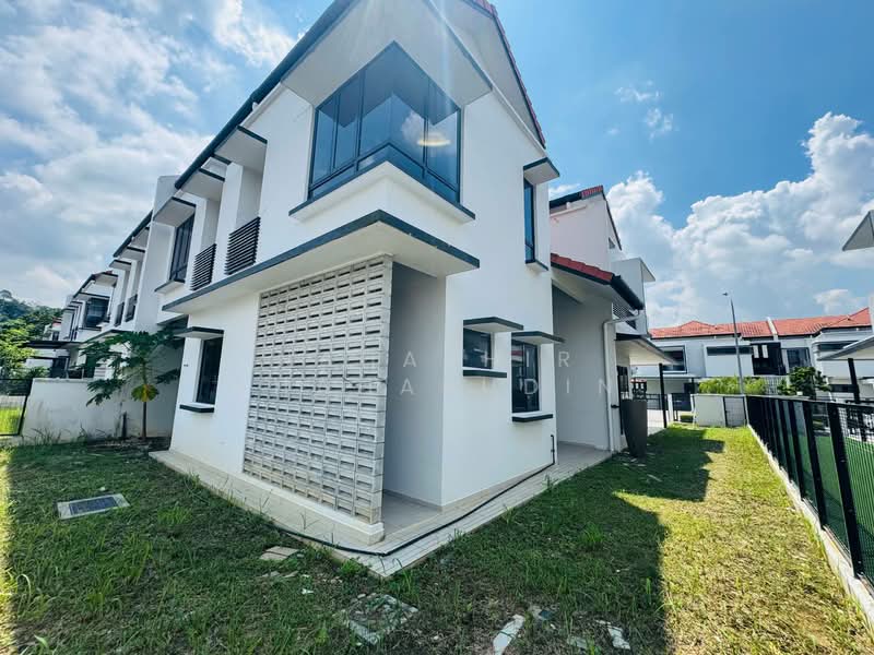Semi-Detached House for Sale in Bukit Bandaraya (Shah Alam) - Nahathir Shahabudin - Exterior - PropertyGuru.com.my