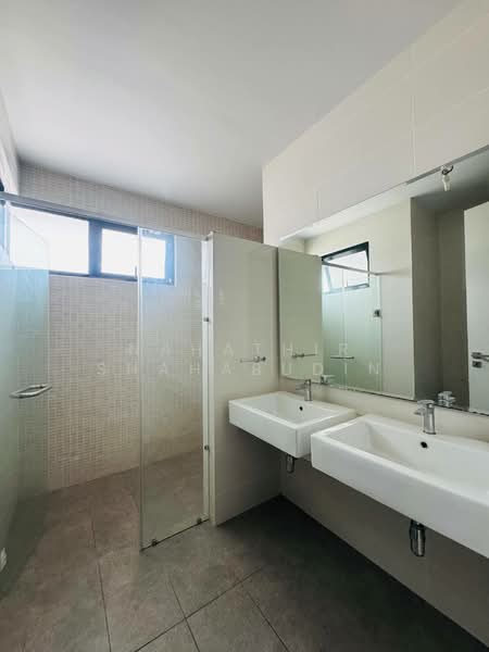 Semi-Detached House for Sale in Bukit Bandaraya (Shah Alam) - Nahathir Shahabudin - Bathroom - PropertyGuru.com.my