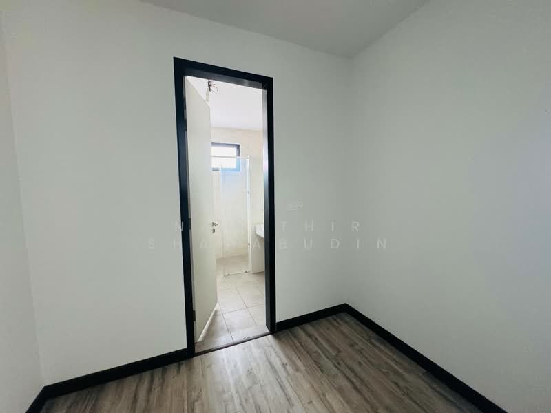 Semi-Detached House for Sale in Bukit Bandaraya (Shah Alam) - Nahathir Shahabudin - Bathroom - PropertyGuru.com.my