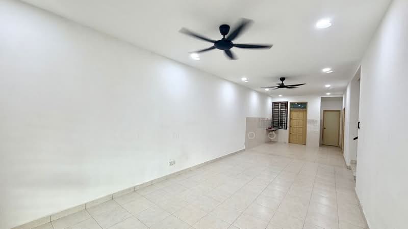 1.5-storey Terraced House for Sale in Taman Pelangi Indah (Ulu Tiram) - Fion Choo - Living Room - PropertyGuru.com.my