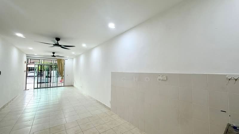1.5-storey Terraced House for Sale in Taman Pelangi Indah (Ulu Tiram) - Fion Choo - Living Room - PropertyGuru.com.my
