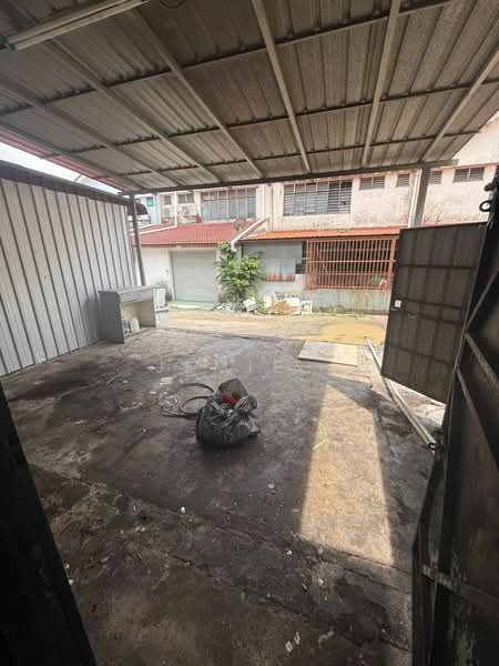 Shop for Rent in Taman Molek (Johor Bahru) - Jemie . - Exterior - PropertyGuru.com.my