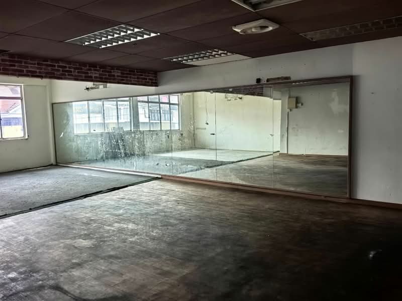 Shop for Rent in Taman Molek (Johor Bahru) - Jemie . - Interior - PropertyGuru.com.my