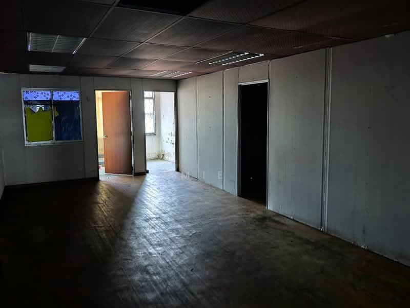 Shop for Rent in Taman Molek (Johor Bahru) - Jemie . - Interior - PropertyGuru.com.my