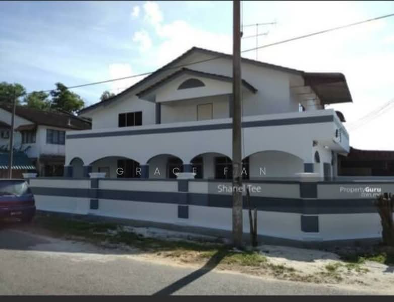 Rumah Teres untuk Disewa di Taman Kluang Barat (Kluang) - Grace Fan - Exterior - PropertyGuru.com.my