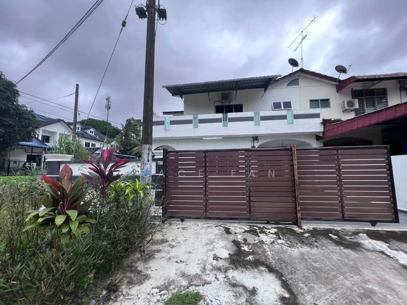 Rumah Teres untuk Disewa di Taman Kluang Barat (Kluang) - Grace Fan - Exterior - PropertyGuru.com.my