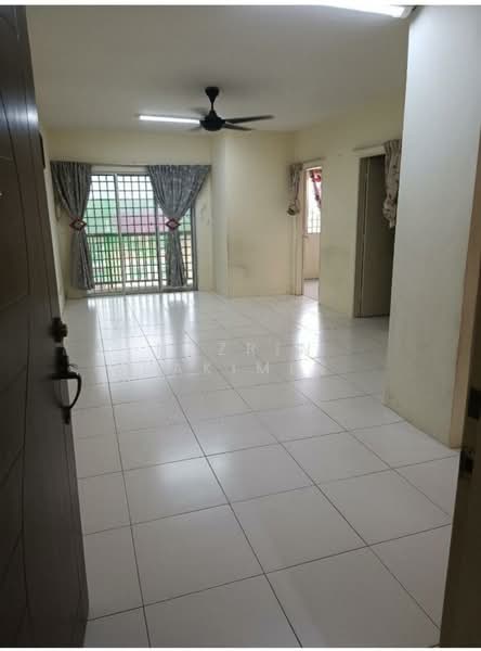 Apartment for Sale at Lakeview Apartments - Nazrin Hakimin - Living Room - PropertyGuru.com.my