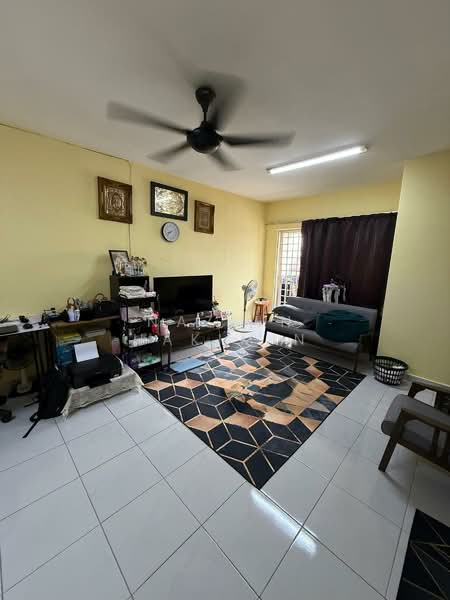 Apartment for Sale at Lakeview Apartments - Nazrin Hakimin - Living Room - PropertyGuru.com.my
