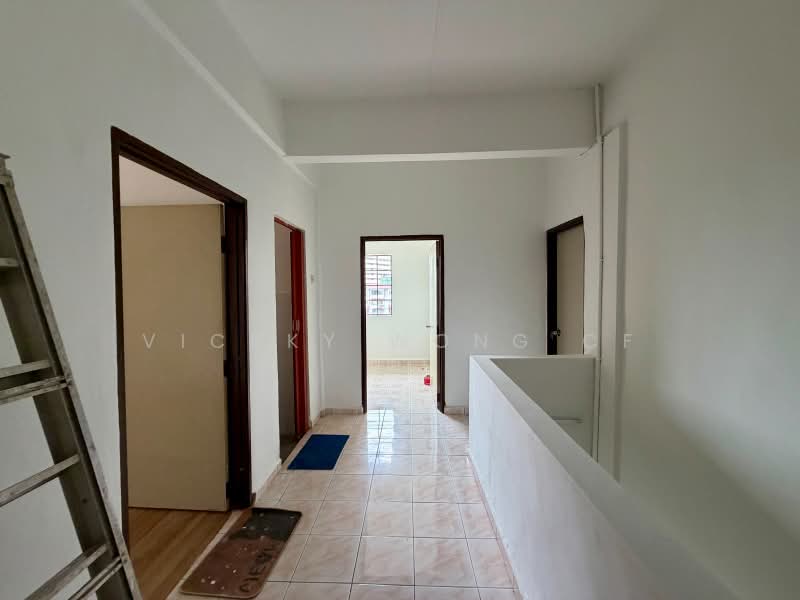 Apartment for Sale at Kedidi Apartment - Vickky Wong CF - Corridor - PropertyGuru.com.my