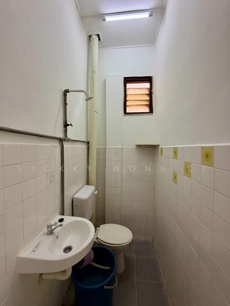 Apartment for Sale at Kedidi Apartment - Vickky Wong CF - Bathroom - PropertyGuru.com.my