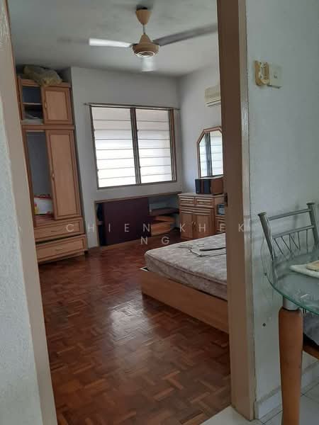 Apartment for Sale at Taman Kampar - Chien Khek Ng - Bedroom - PropertyGuru.com.my