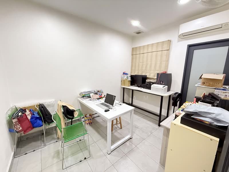 Rumah Teres 2 Tingkat untuk Dijual di Kota Kemuning (Shah Alam) - SK Thiam - Study - PropertyGuru.com.my