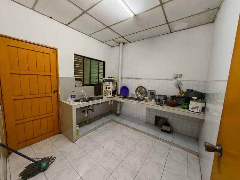 Rumah Teres 2 Tingkat untuk Dijual di Taman Johor Jaya (Johor Bahru) - Melinda Ee - Kitchen - PropertyGuru.com.my