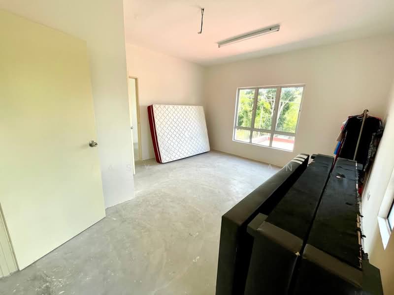 Bungalow for Sale in Mahkota Hills (Lenggeng) - Tasya Ruslan - Bedroom - PropertyGuru.com.my