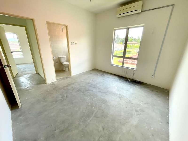 Bungalow for Sale in Mahkota Hills (Lenggeng) - Tasya Ruslan - Bathroom - PropertyGuru.com.my