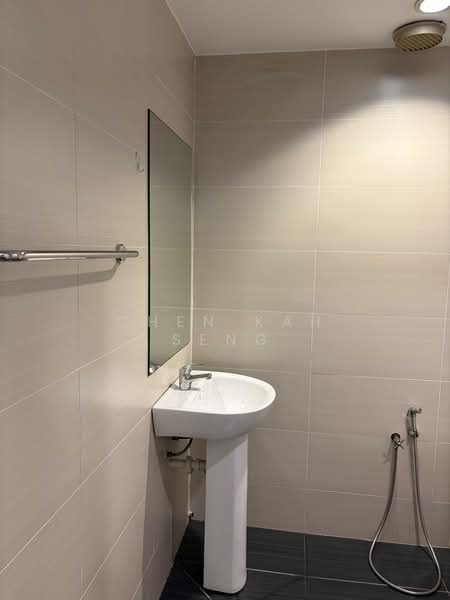 Servis Apartment untuk Dijual di Fahrenheit 88 (KL Plaza Suites) - Chen Kah Seng - Bathroom - PropertyGuru.com.my