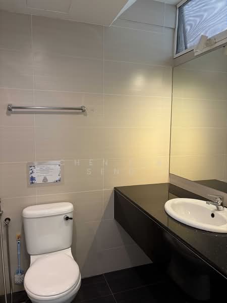 Servis Apartment untuk Dijual di Fahrenheit 88 (KL Plaza Suites) - Chen Kah Seng - Bathroom - PropertyGuru.com.my