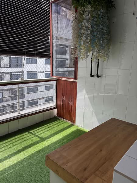 Servis Apartment untuk Dijual di Fahrenheit 88 (KL Plaza Suites) - Chen Kah Seng - Balcony - PropertyGuru.com.my