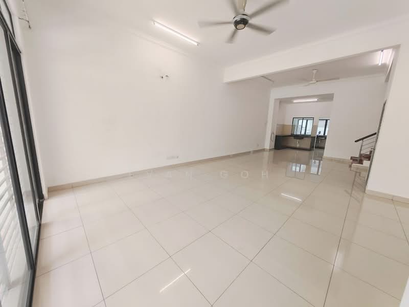 2.5-storey Terraced House for Sale in Bandar Puteri Puchong (Puchong) - Evan Goh - Living Room - PropertyGuru.com.my