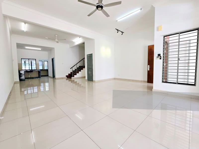 2.5-storey Terraced House for Sale in Bandar Puteri Puchong (Puchong) - Evan Goh - Living Room - PropertyGuru.com.my