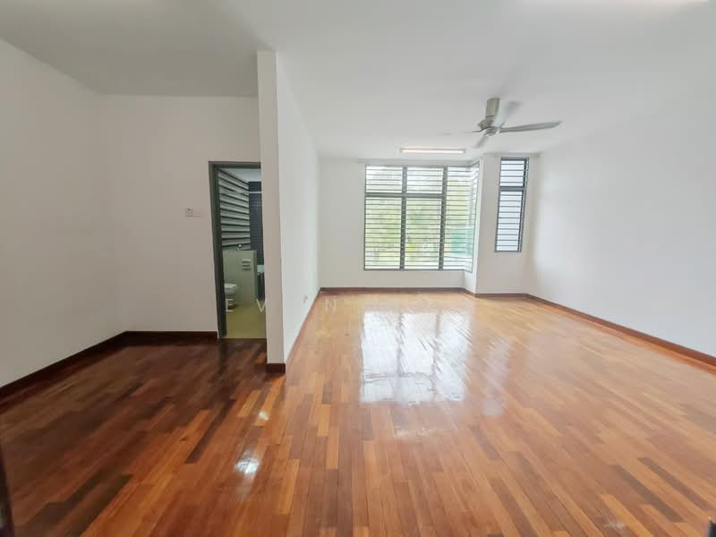 2.5-storey Terraced House for Sale in Bandar Puteri Puchong (Puchong) - Evan Goh - Living Room - PropertyGuru.com.my