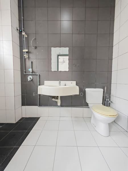 2.5-storey Terraced House for Sale in Bandar Puteri Puchong (Puchong) - Evan Goh - Bathroom - PropertyGuru.com.my
