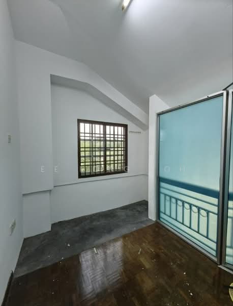 Rumah Teres 1.5 Tingkat untuk Dijual di Bandar Seri Alam (Masai) - Ee Fong Toh - PropertyGuru.com.my
