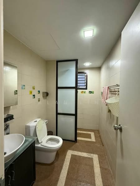 Servis Apartment untuk Dijual di Greenfield Regency - Alan Lin - Bathroom - PropertyGuru.com.my