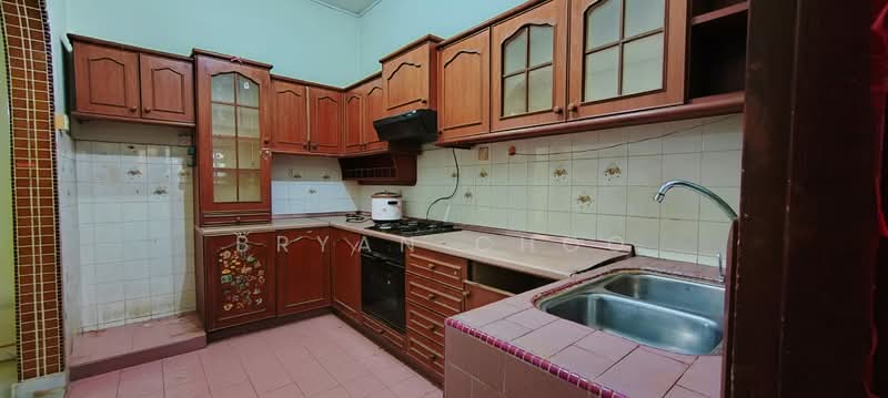 Terraced House for Sale in Bandar Kinrara Seksyen 1 (Bandar Kinrara) - Bryan Choo - Kitchen - PropertyGuru.com.my