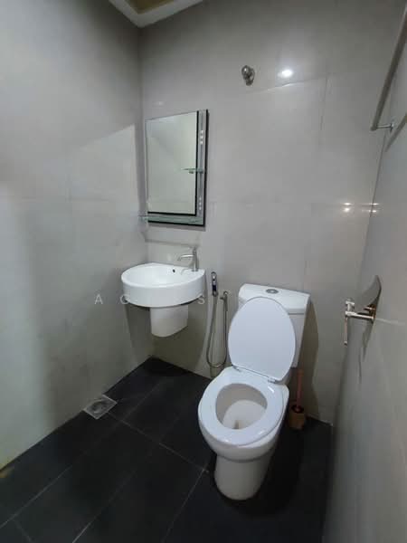 2-storey Terraced House for Rent in Taman Bukit Desa (Taman Desa) - Agnes Tan - Bathroom - PropertyGuru.com.my