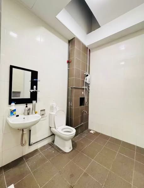 2-storey Terraced House for Sale in Taman Molek (Johor Bahru) - Karen Yeo - Bathroom - PropertyGuru.com.my