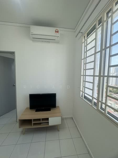 Pangsapuri untuk Disewa di Skyview Garden - Richard Oo - Living Room - PropertyGuru.com.my
