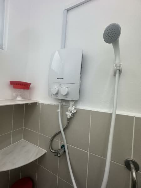 Pangsapuri untuk Disewa di Skyview Garden - Richard Oo - Bathroom - PropertyGuru.com.my