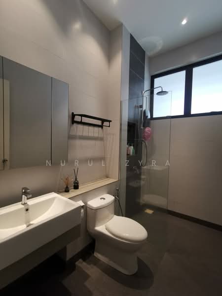 Rumah Teres 2 Tingkat untuk Dijual di Eco Majestic (Semenyih) - Nurul Zyra - Bathroom - PropertyGuru.com.my