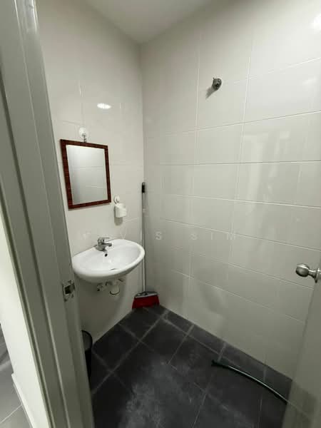 Servis Apartment untuk Disewa di Silk Sky - Mavis Sim - Bathroom - PropertyGuru.com.my