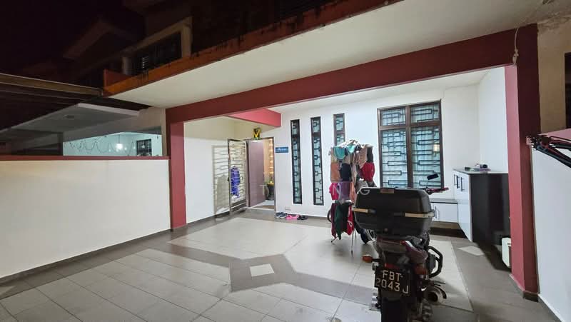 2-storey Terraced House for Sale in Johor Bahru (Johor) - Betty Ng - Entrance - PropertyGuru.com.my