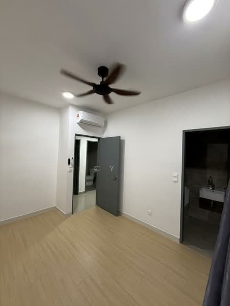 Service Residence for Sale at M Arisa - Tracy Sow - Bedroom - PropertyGuru.com.my