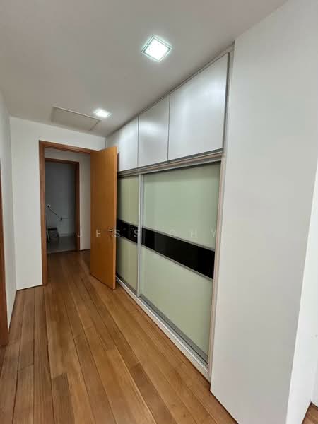 Service Residence for Sale at The Oval - Jess Chyi - Hallway - PropertyGuru.com.my