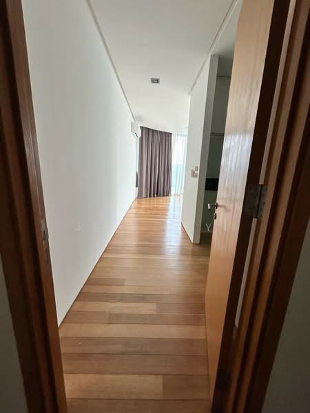 Service Residence for Sale at The Oval - Jess Chyi - Corridor - PropertyGuru.com.my