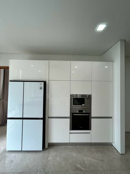 Service Residence for Sale at The Oval - Jess Chyi - Kitchen - PropertyGuru.com.my