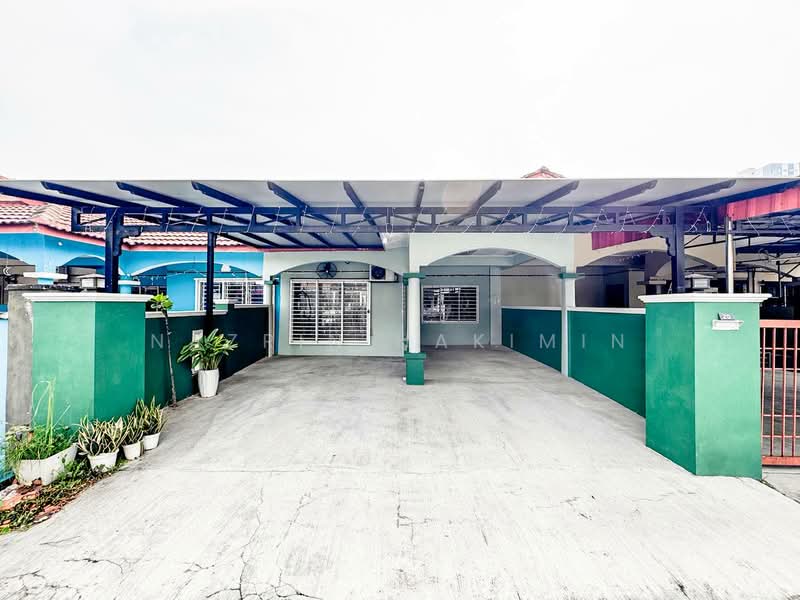 1-storey Terraced House for Sale in Puncak Alam (Selangor) - Nazrin Hakimin - Exterior - PropertyGuru.com.my