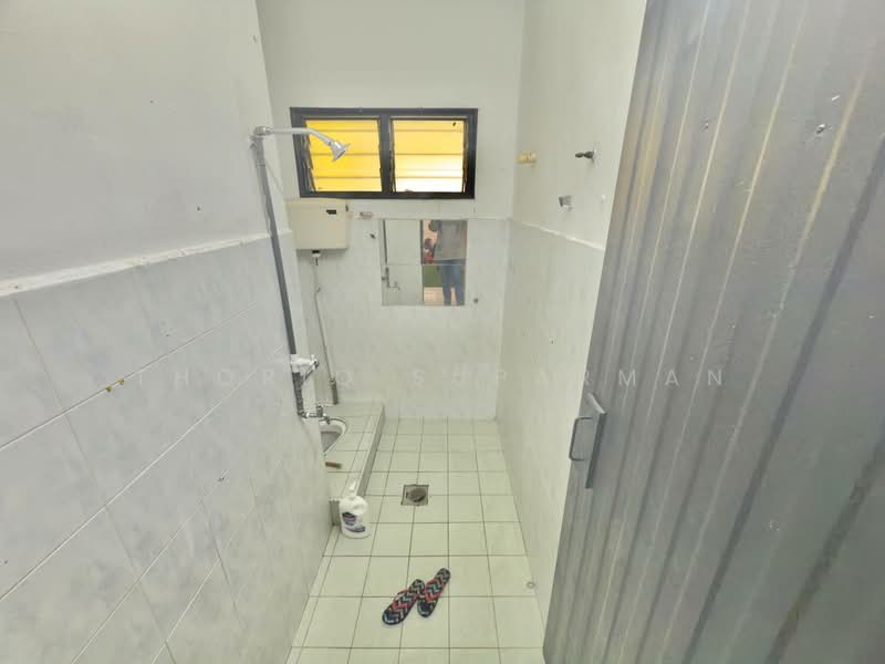 2-storey Terraced House for Sale in Taman Maluri (Cheras) - Thoriq Suparman - Bathroom - PropertyGuru.com.my