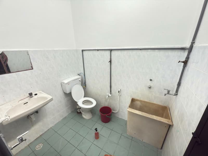 2-storey Terraced House for Sale in Taman Maluri (Cheras) - Thoriq Suparman - Bathroom - PropertyGuru.com.my