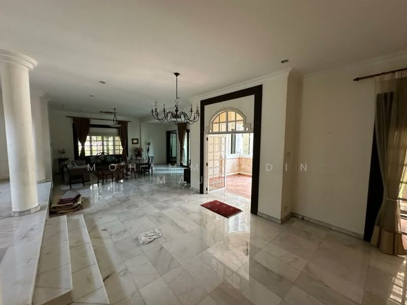 Bungalow for Sale in Sultan Abdul Aziz Shah Golf & Country Club (Shah Alam) - Mohammad Din Majid - Living Room - PropertyGuru.com.my